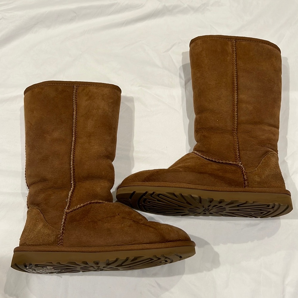 Womens UGG tall boots